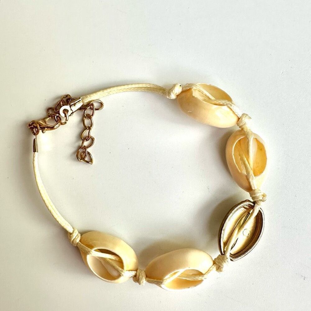 Cowrie shell bracelet - Picture 2 of 7